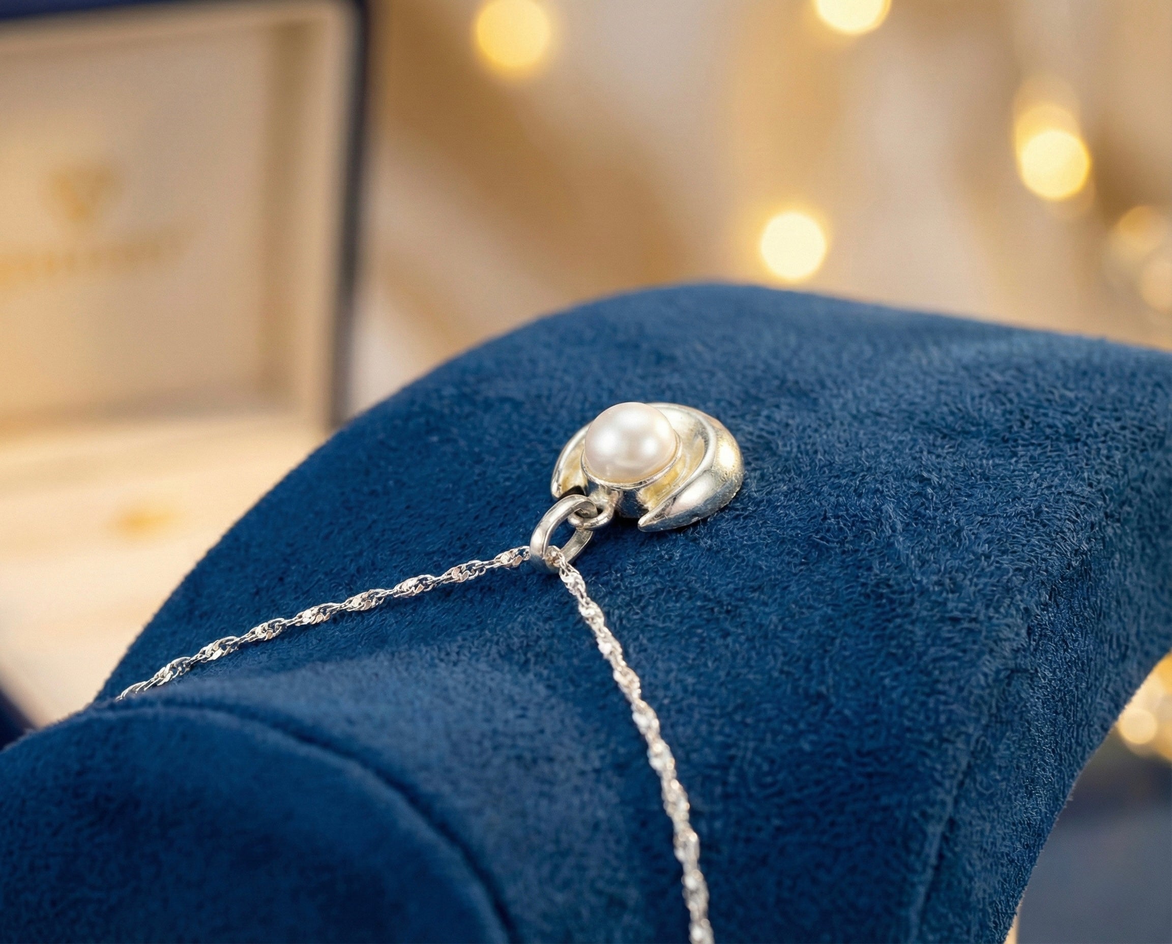 Chand moti locket (Abhimantrit/Siddh) Ardh Chandrama Kavach – Sawan Special Abhimantrit Locket