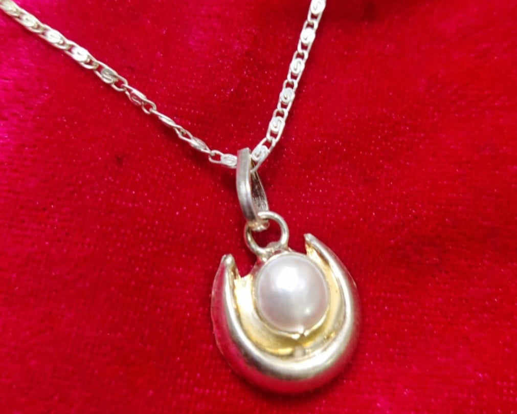 Chand moti locket (Abhimantrit/Siddh) Ardh Chandrama Kavach – Sawan Special Abhimantrit Locket